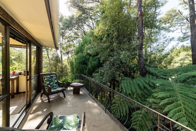 Photo of property in 2 Kaurimu Rise, Titirangi, Auckland, 0604