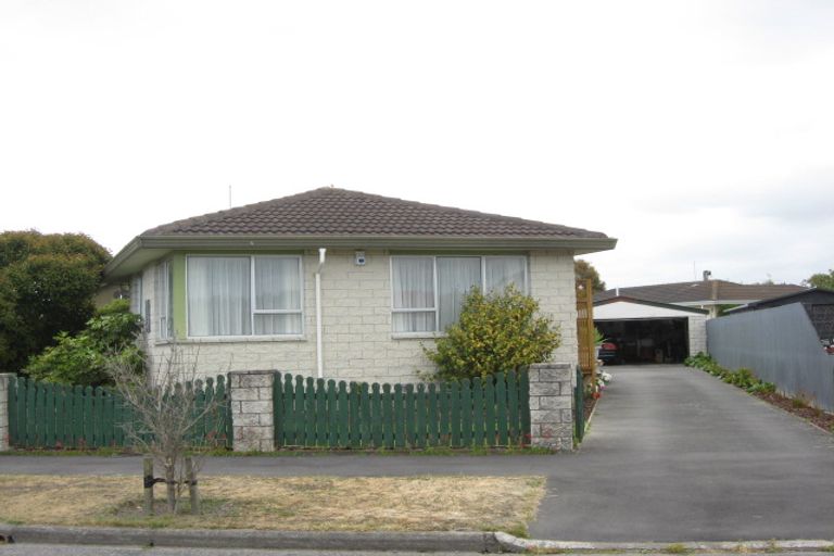 Photo of property in 132 Inwoods Close, Parklands, Christchurch, 8083