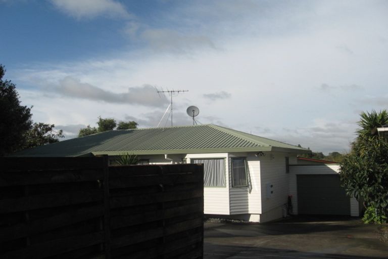Photo of property in 2/107 Archmillen Avenue, Pakuranga Heights, Auckland, 2010