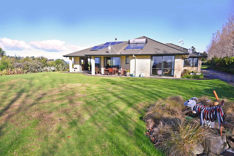 Photo of property in 210 Staniforth Road, Kaiwaka, Wellsford, 0975