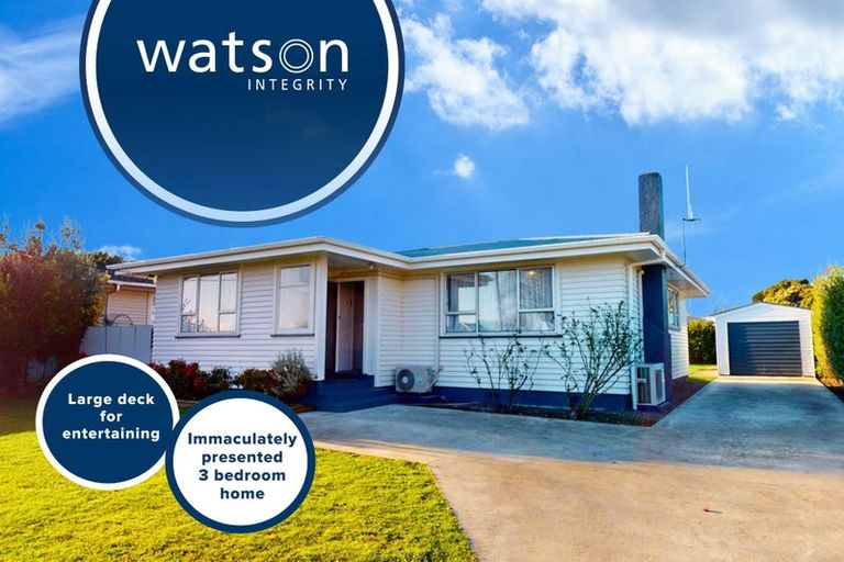 Photo of property in 7 Tararua Terrace, Cloverlea, Palmerston North, 4412