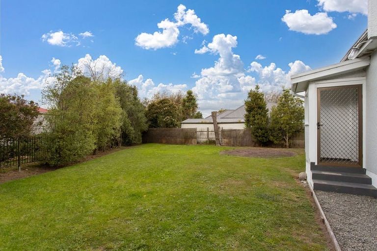 Photo of property in 10 Mcfaddens Road, St Albans, Christchurch, 8052