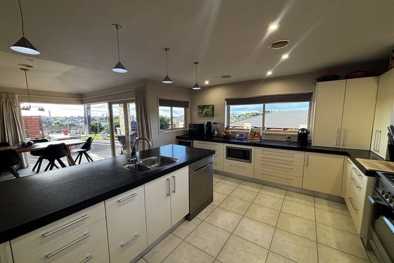 Photo of property in 58 Karamea Street, Whalers Gate, New Plymouth, 4310