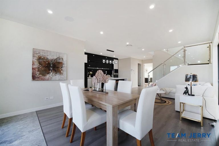 Photo of property in 21 Knockanara Drive, Flat Bush, Auckland, 2019