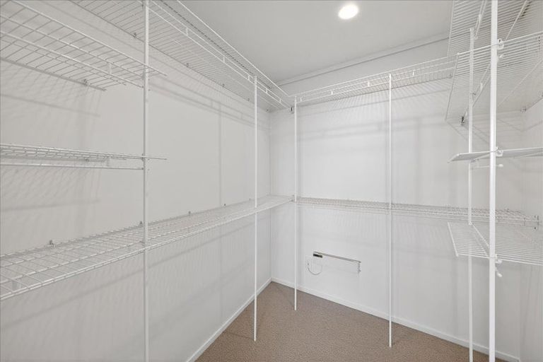 Photo of property in 72 Devonport Road, Tauranga, 3110