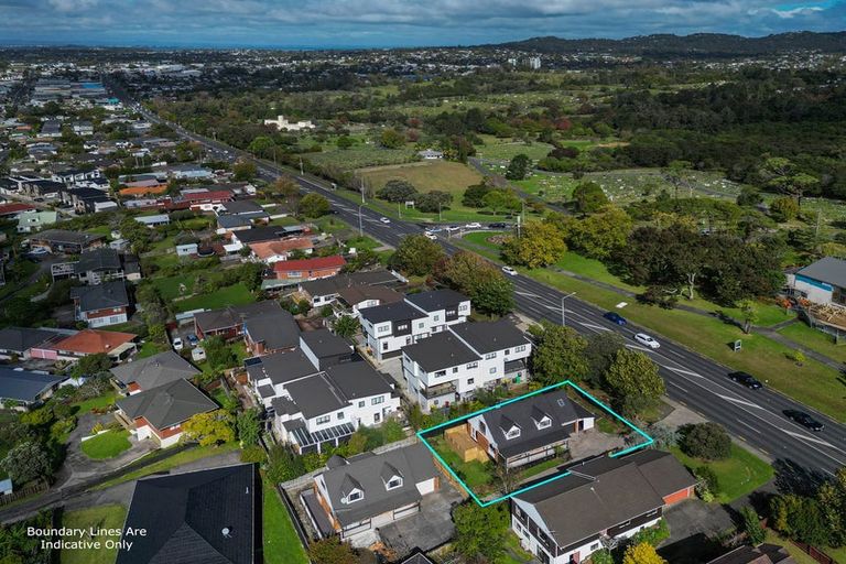 Photo of property in 1/4227 Great North Road, Glendene, Auckland, 0602