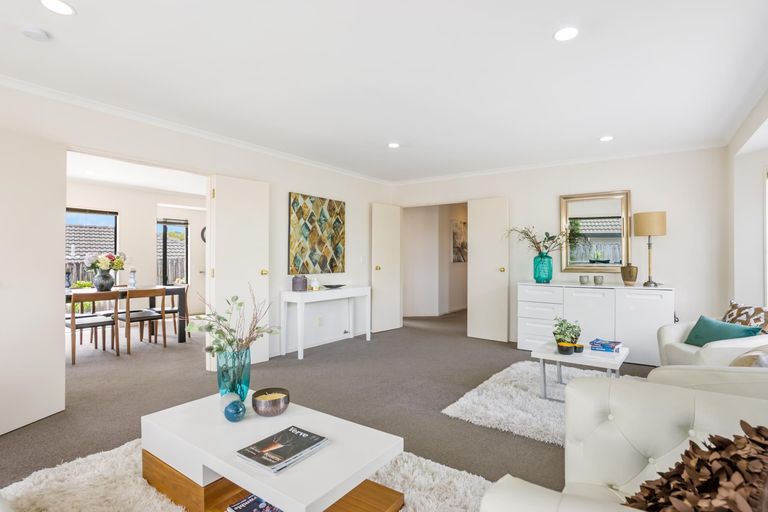 Photo of property in 20 Moyrus Crescent, East Tamaki Heights, Auckland, 2016