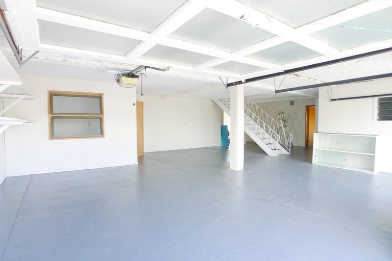 Photo of property in 739 Te Atatu Road, Te Atatu Peninsula, Auckland, 0610