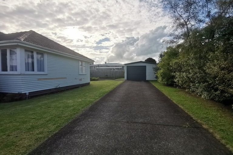 Photo of property in 38 Old Wairoa Road, Papakura, 2110