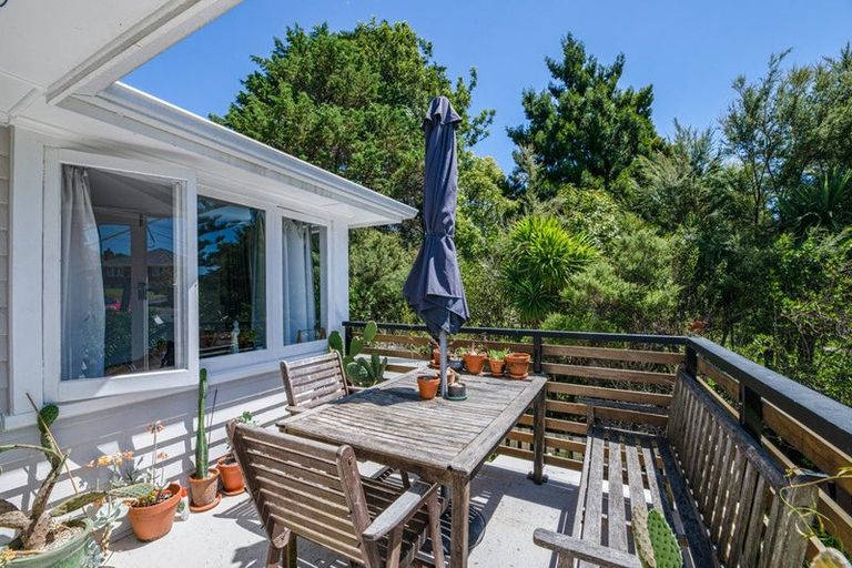 Photo of property in 70 Savoy Road, Glen Eden, Auckland, 0602