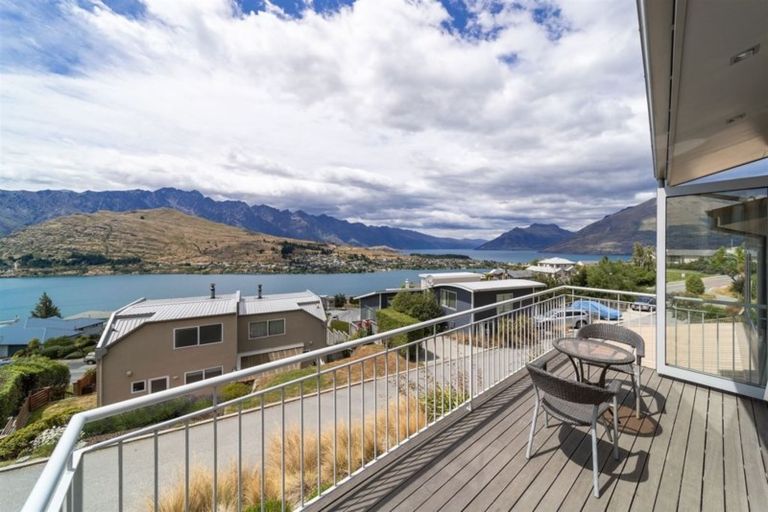 Photo of property in 69a Hensman Road, Queenstown, 9300
