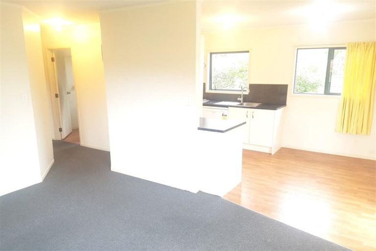 Photo of property in 35 Fruitvale Road, New Lynn, Auckland, 0600