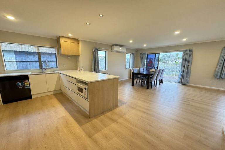 Photo of property in 37 Clover Drive, Henderson, Auckland, 0610
