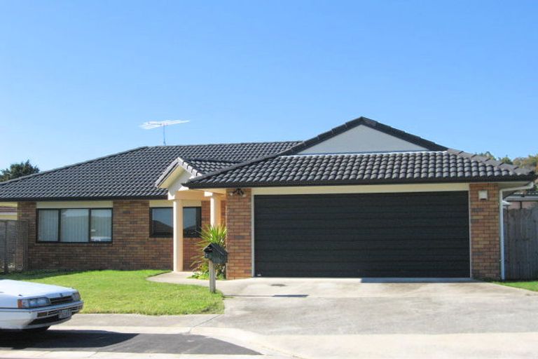 Photo of property in 2 Loris Place, Papakura, 2110