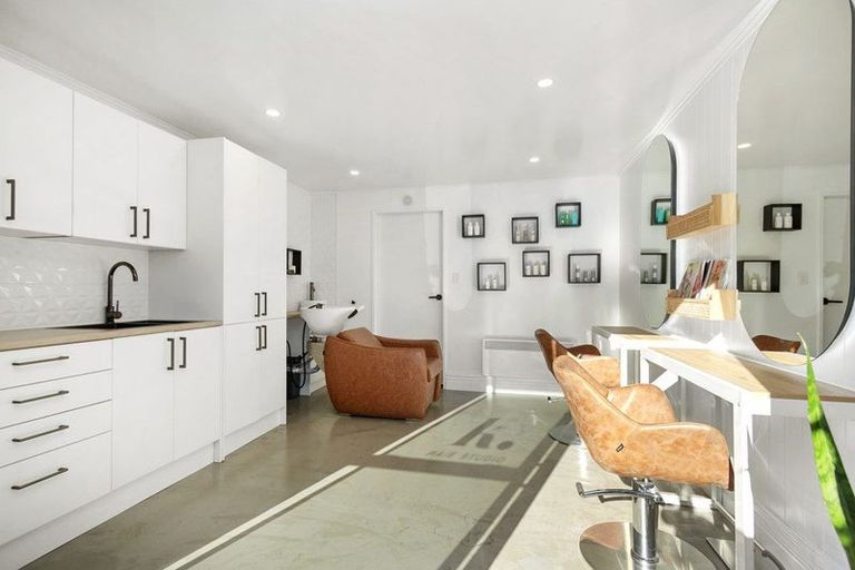 Photo of property in 13 Forglen Place, Tawa, Wellington, 5028