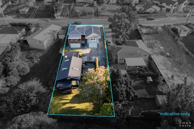 Photo of property in 27 Amberley Avenue, Te Atatu South, Auckland, 0610