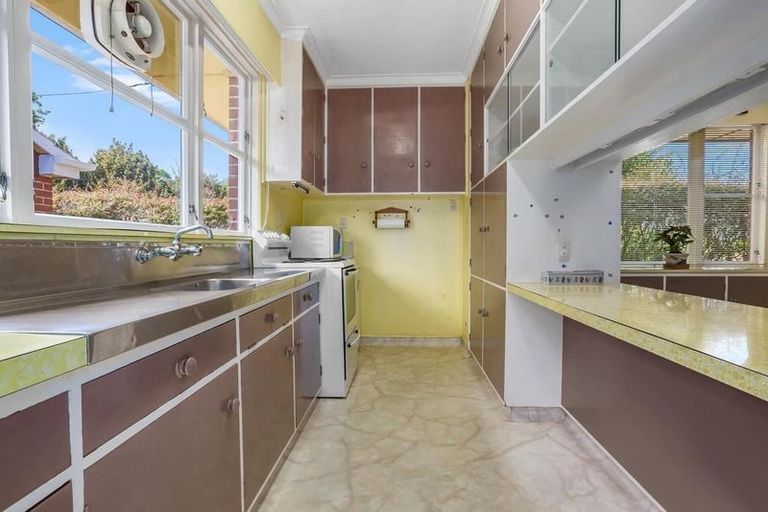 Photo of property in 11 Iti Grove, Waikanae, 5036