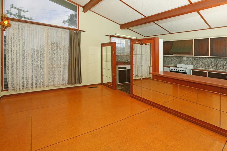 Photo of property in 6 Meadow Crescent, Te Atatu South, Auckland, 0602