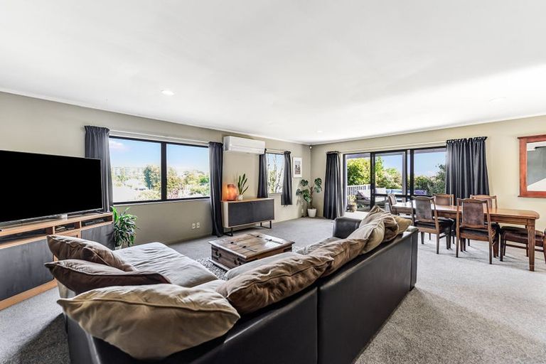 Photo of property in 30 Banbury Crescent, Fairfield, Hamilton, 3214