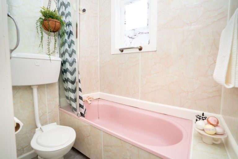 Photo of property in 5 Dawson Street, Berhampore, Wellington, 6023