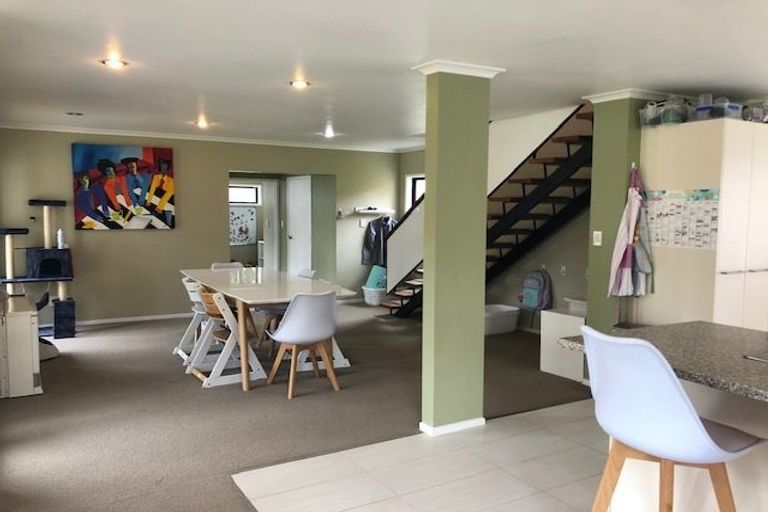 Photo of property in 17 Tercel Place, Sunnyhills, Auckland, 2010