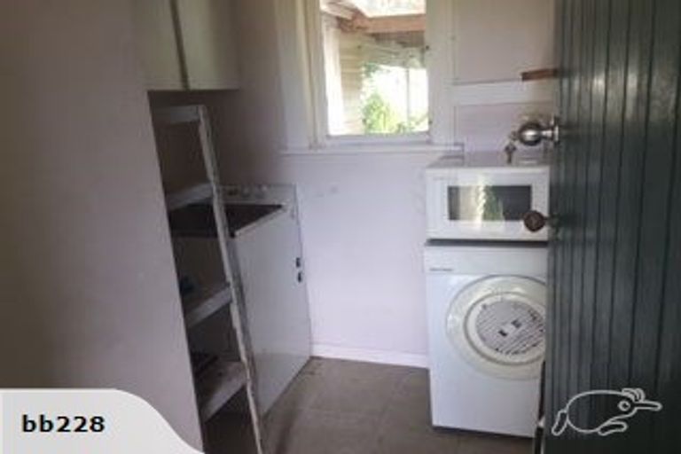Photo of property in 39 Queen Street, Northcote Point, Auckland, 0627