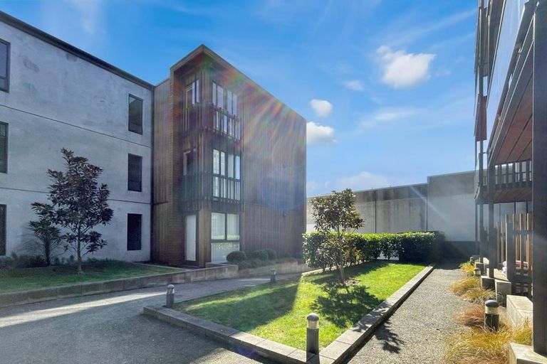 Photo of property in Vedado Apartments, 208/41u Hopper Street, Mount Cook, Wellington, 6011