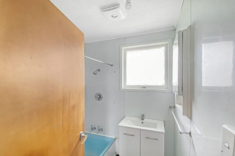 Photo of property in 3 Hywell Place, Manurewa, Auckland, 2102