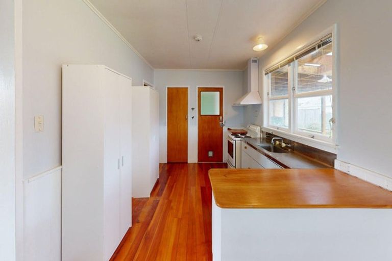 Photo of property in 22 Ellesmere Crescent, Highbury, Palmerston North, 4412
