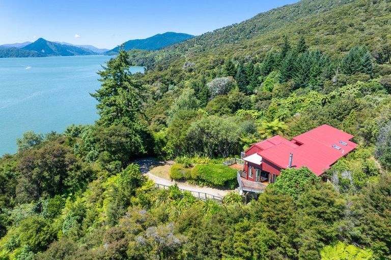 Photo of property in 542 Moetapu Bay Road, Moetapu Bay, Picton, 7282