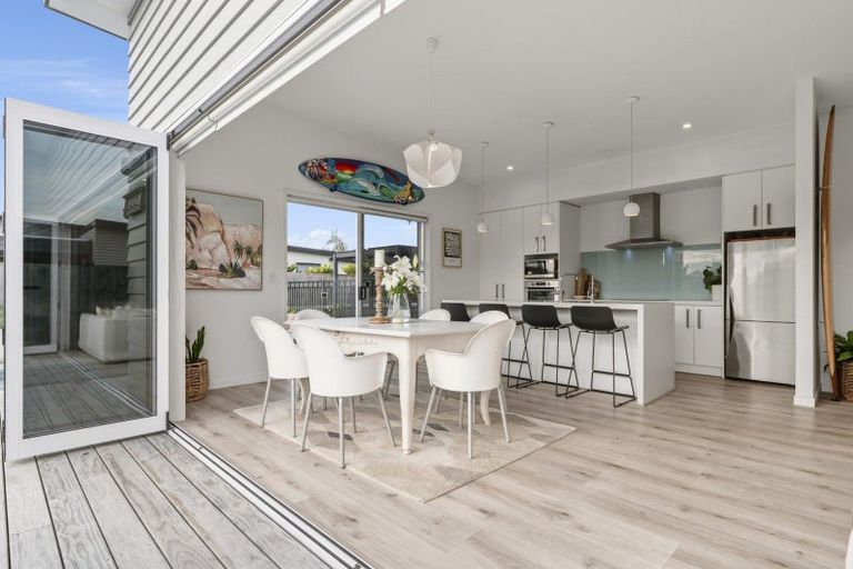 Photo of property in 25 Coutts Street, Papamoa Beach, Papamoa, 3118