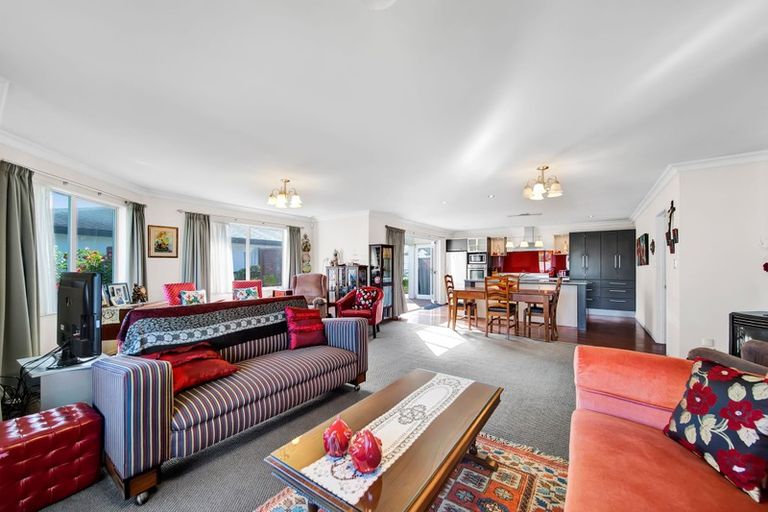 Photo of property in 18 Victoria Street, Hawera, 4610