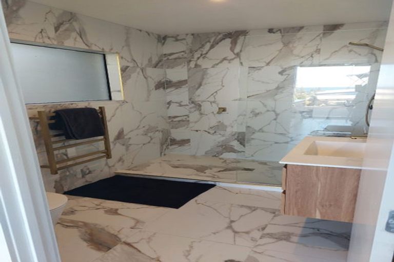 Photo of property in 102 West Hoe Heights, Orewa, 0931