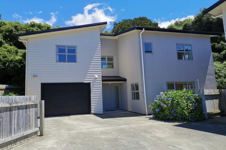 Photo of property in 17a Wantwood Grove, Churton Park, Wellington, 6037