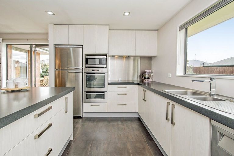 Photo of property in 5 Durrell Way, Rolleston, 7614