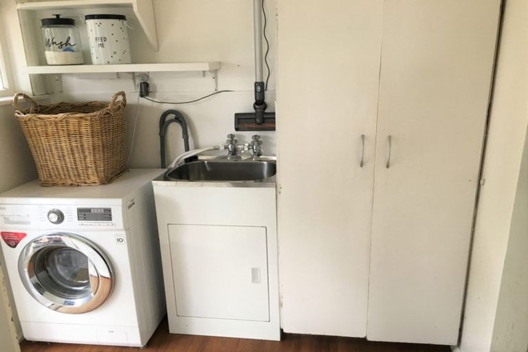 Photo of property in 10 Kenney Crescent, Fairfield, Hamilton, 3214