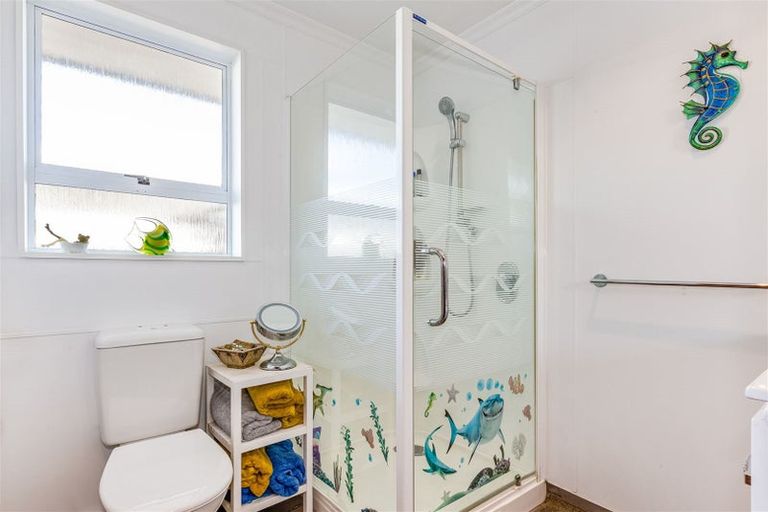 Photo of property in 7 Guildford Street, Levin, 5510