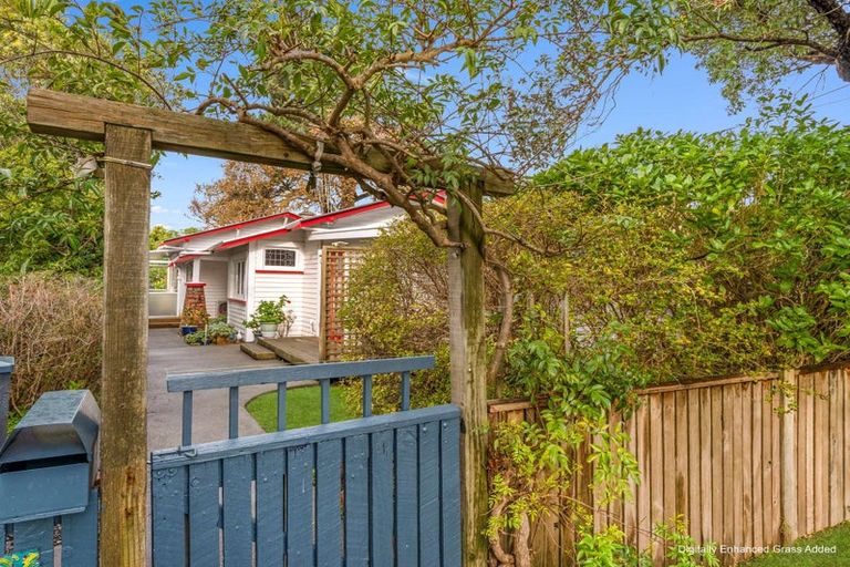Photo of property in 32 Hutchison Crescent, Durie Hill, Whanganui, 4500
