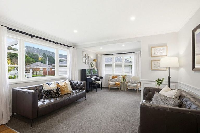 Photo of property in 4 Beauchamp Street, Tawa, Wellington, 5028