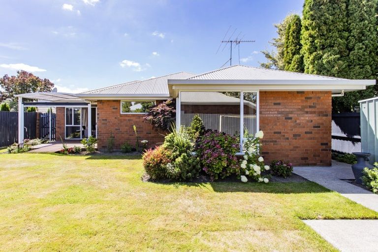 Photo of property in 15 Melford Close, Rangiora, 7400