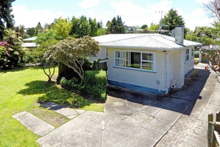 Photo of property in 21 Thornton Place, Melville, Hamilton, 3206