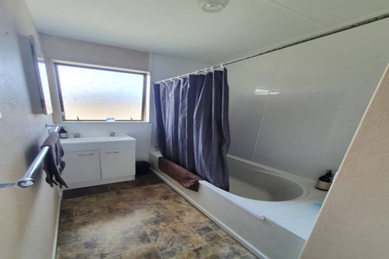 Photo of property in 11a Kaimanawa Street, Kelvin Grove, Palmerston North, 4414