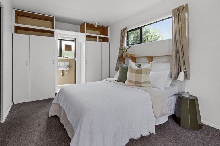 Photo of property in 16a Howard Road, Taradale, Napier, 4112