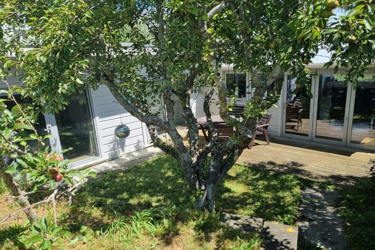 Photo of property in 21 Fernhill Terrace, Wadestown, Wellington, 6012