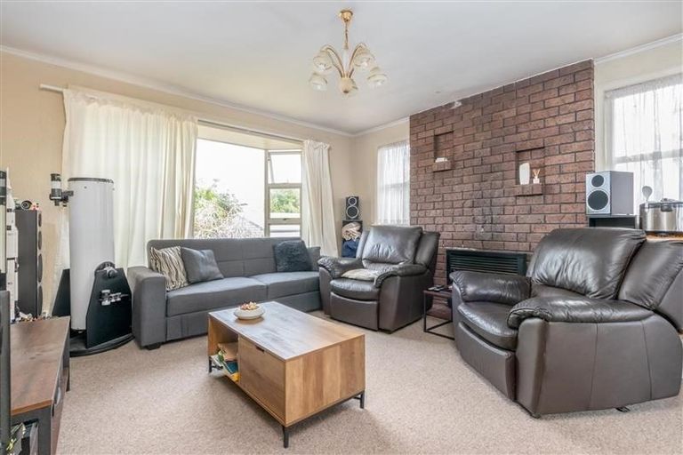 Photo of property in 29 Golf Road, New Lynn, Auckland, 0600