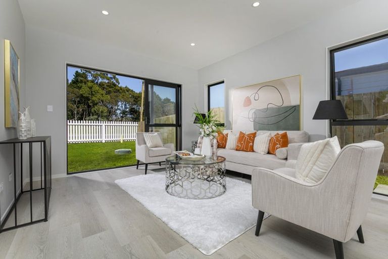 Photo of property in 47 Mcindoe Road, Kumeu, 0810