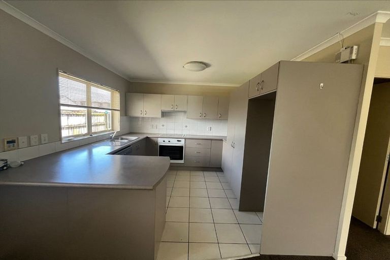 Photo of property in 40 Milson Drive, Papakura, 2110