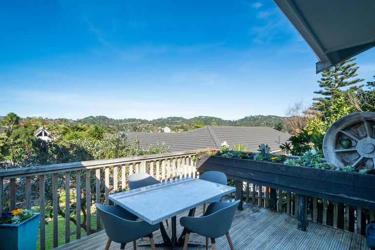 Photo of property in 10 Scotstoun Place, Glen Eden, Auckland, 0602