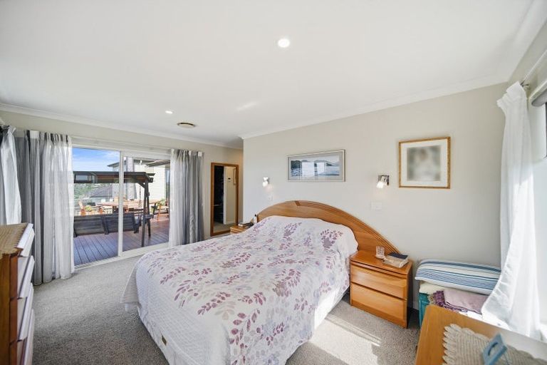Photo of property in 16 Carpenter Lane, Silverdale, 0932