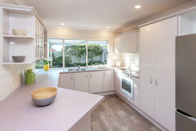 Photo of property in 2/132 Millhouse Drive, Northpark, Auckland, 2013